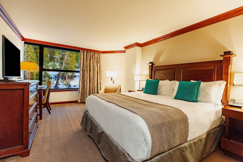 Deluxe Room, 1 King Bed (Forest View) - Photo 3