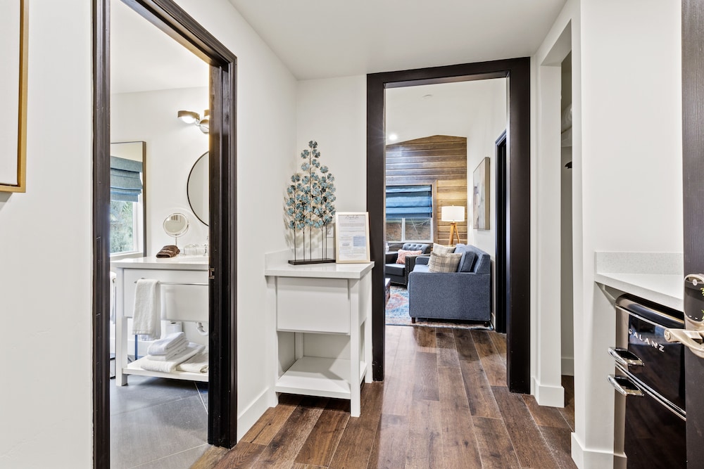 Premier Double Room, Fireplace photo 2