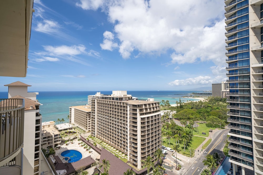 Suite, 1 Bedroom, Balcony, Ocean View (Hula Tower) - Photo 9
