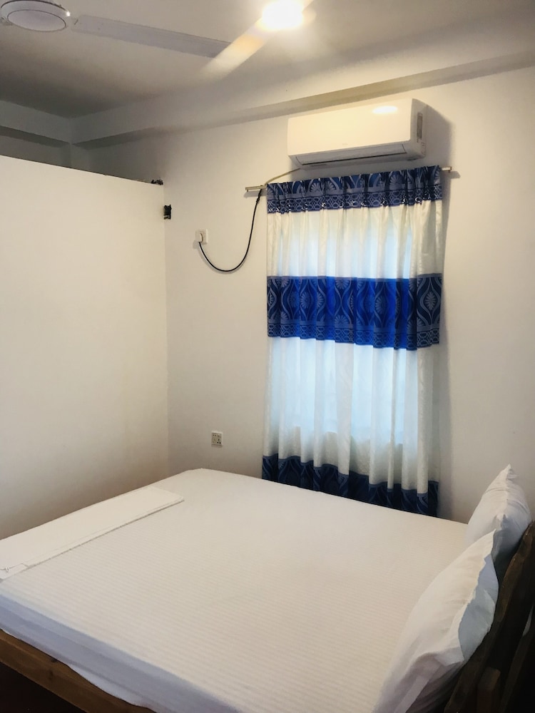 Economy Double Room photo 1