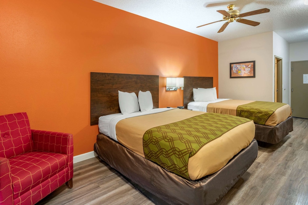 Standard Room, 2 Queen Beds, Non Smoking photo 2