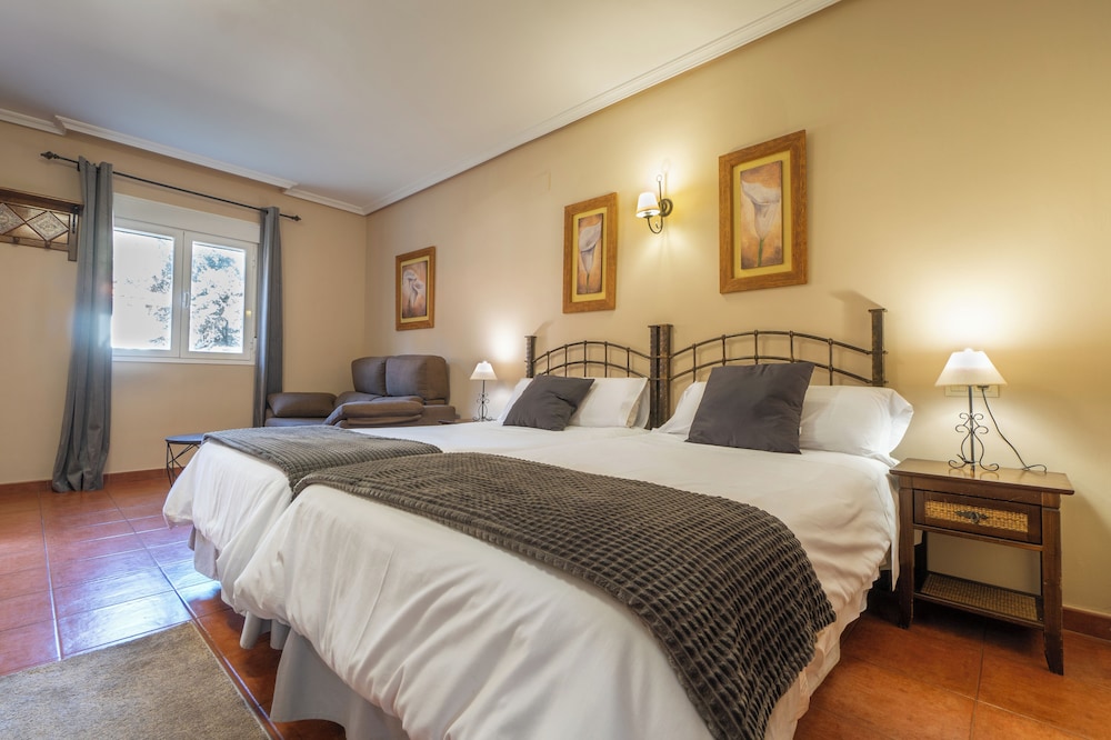 Double or Twin Room photo 3
