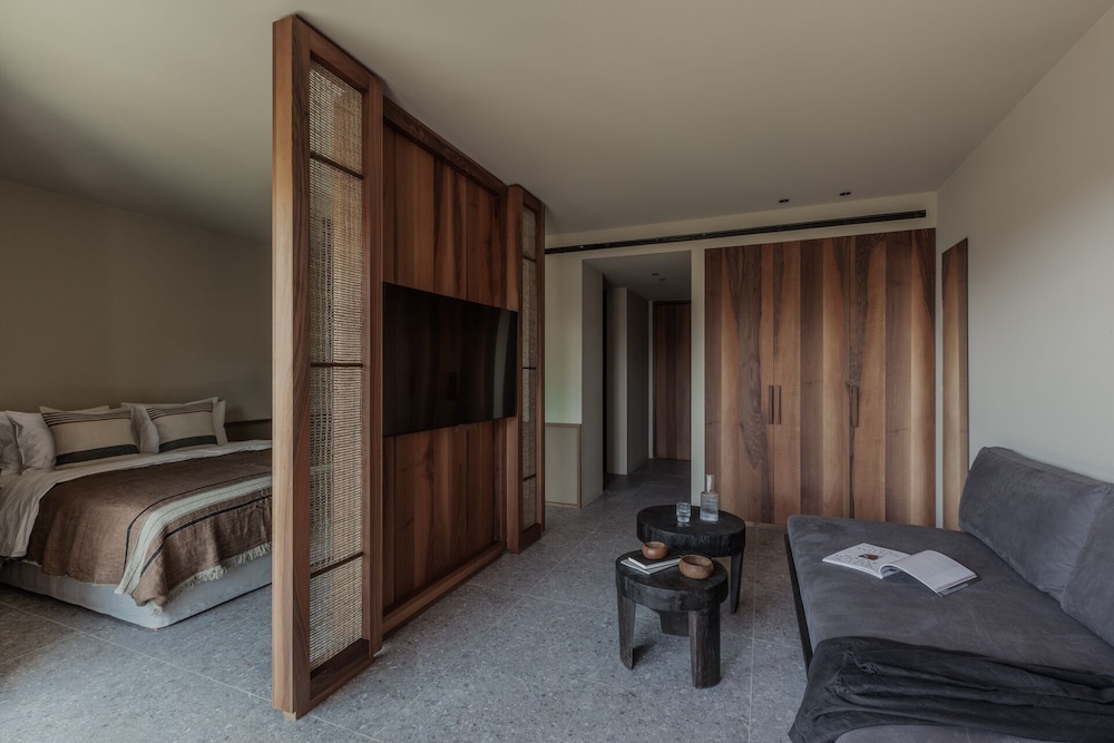 Premium Suite, Garden Area