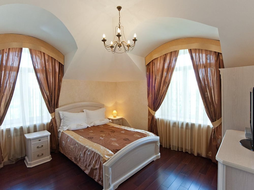 Signature Suite