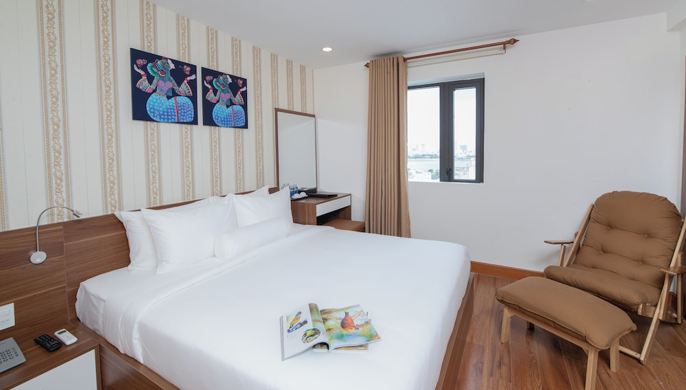 Superior Double Room, City View