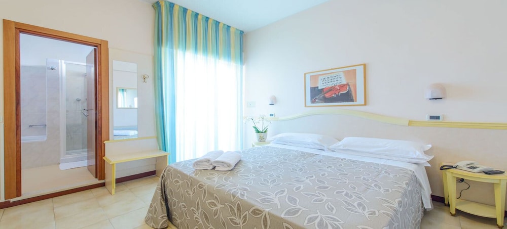 Superior Double Room, Sea View - Photo 2