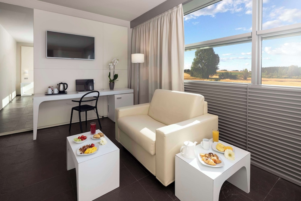 Standard Room, Multiple Beds - Photo 2