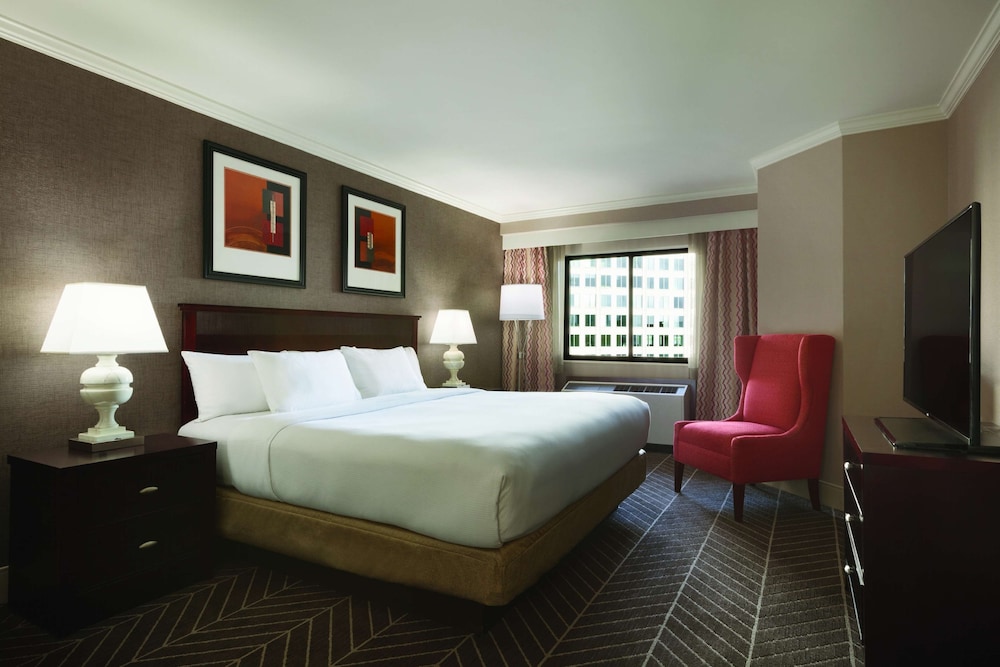 Room, 1 King Bed, Accessible (Hearing) - Photo 1