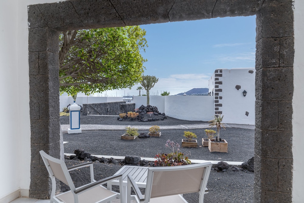 Double Room, Garden View (2 adults and 1 child)