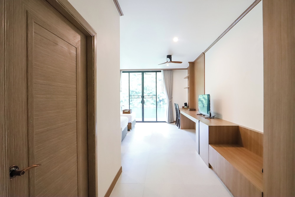 Deluxe Twin Room - Photo 6