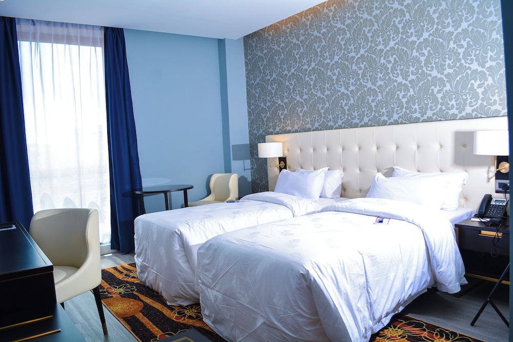 Deluxe Double or Twin Room photo 3