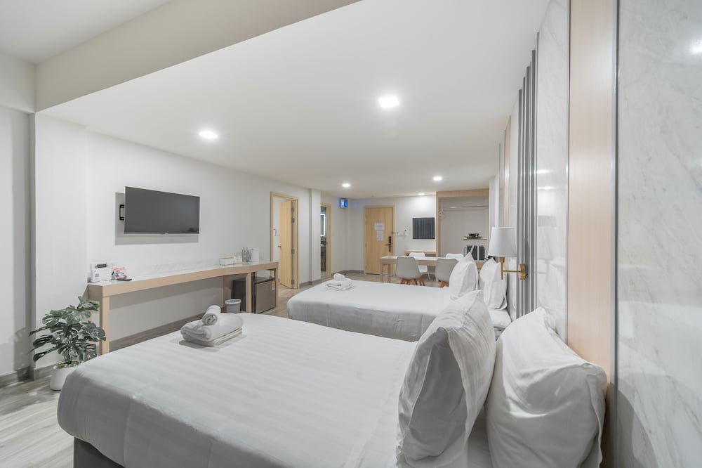 Family Suite, 2 Bedrooms - Photo 11