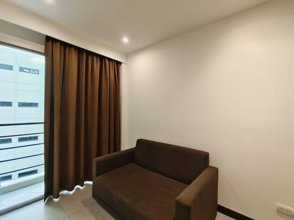 Deluxe Room - Photo 5