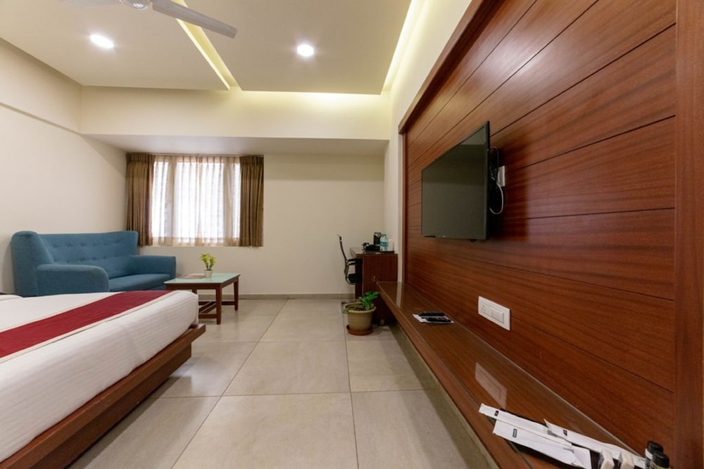 Superior Room, 1 King Bed - Photo 7