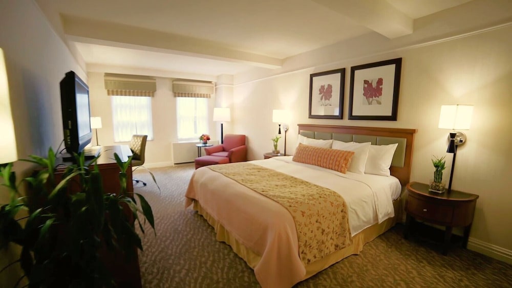 Deluxe Room, 1 Queen Bed