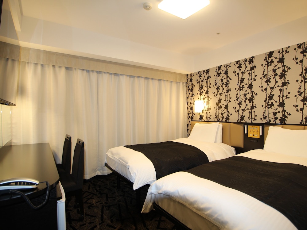 Twin Room for Single Use, 2 Twin Beds, Smoking - Photo 1
