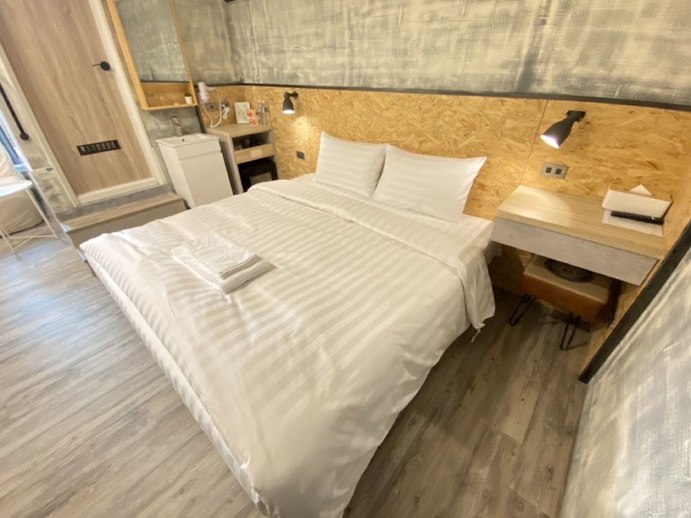 Superior Double Room, 1 Queen Bed, Non Smoking, City View