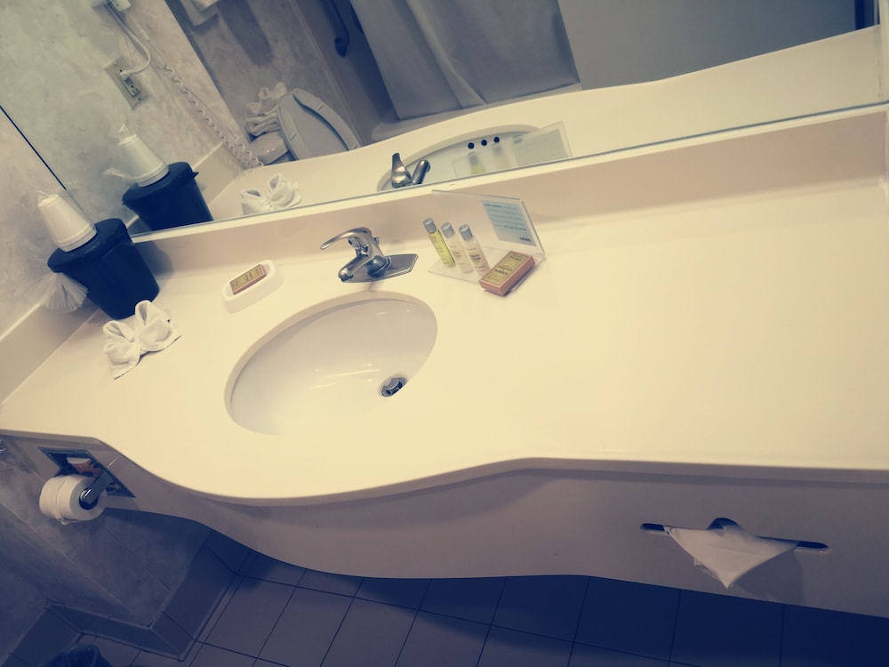 Deluxe Room, 1 King Bed, Non Smoking - Photo 2