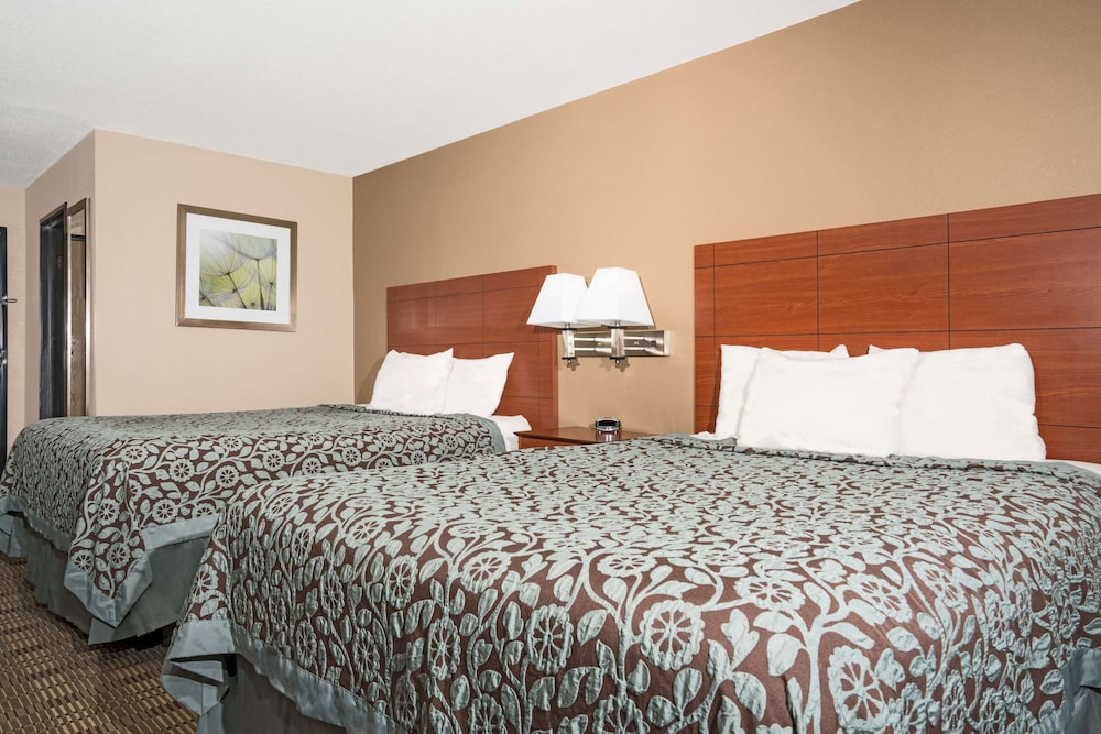Standard Room, 2 Queen Beds photo 1