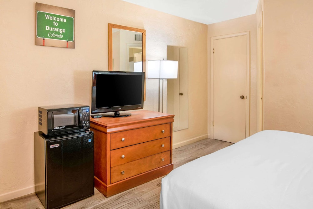 Standard Room, 1 Queen Bed, Non Smoking - Photo 2