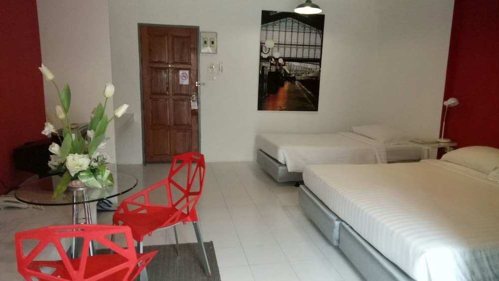 Standard Triple Room, 1 Bedroom, City View photo 2