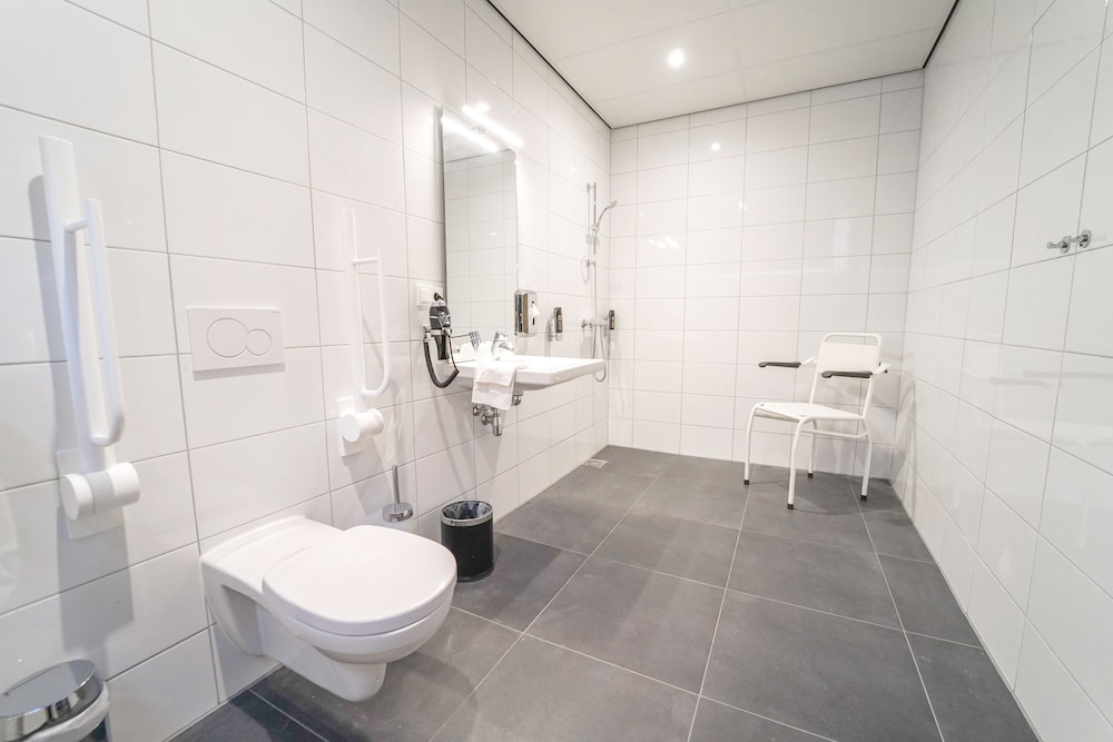 Accessible Double Room photo 2
