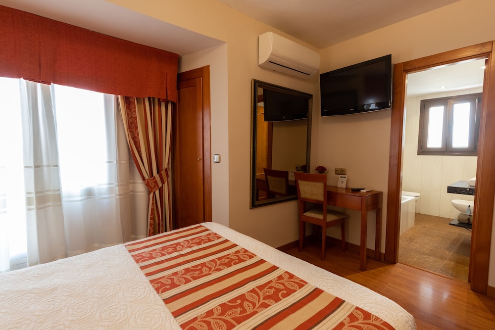Double Room (1 Double Bed) - Photo 7