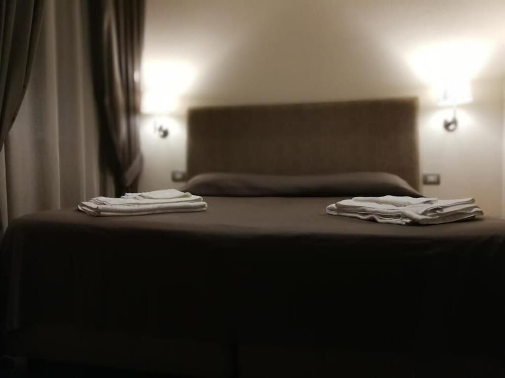 Business Double Room Single Use photo 2