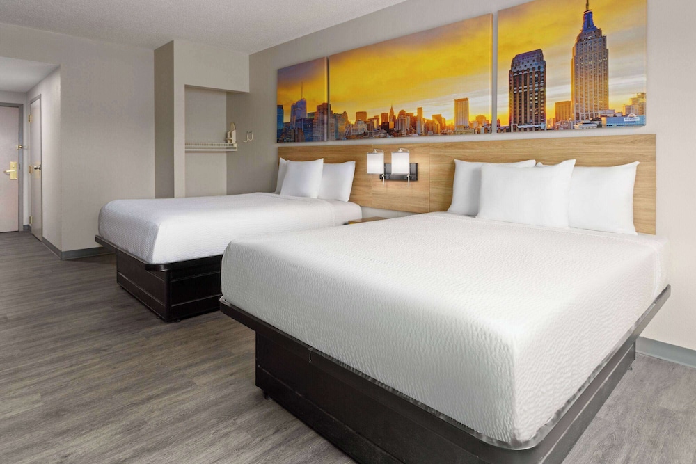 Suite, 2 Queen Beds, Non Smoking - Photo 16