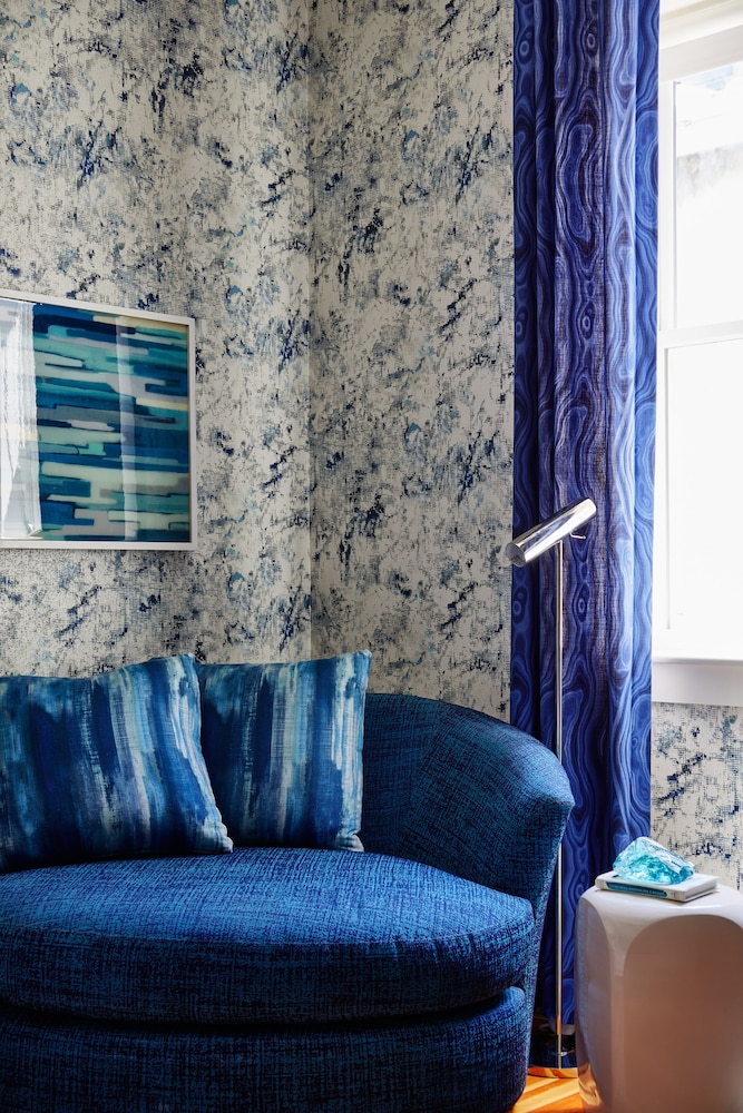 Lark Suite photo 2