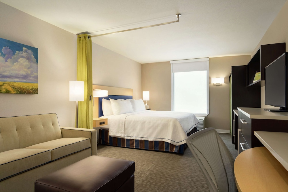 Studio Suite, 1 King Bed, Non Smoking photo 3