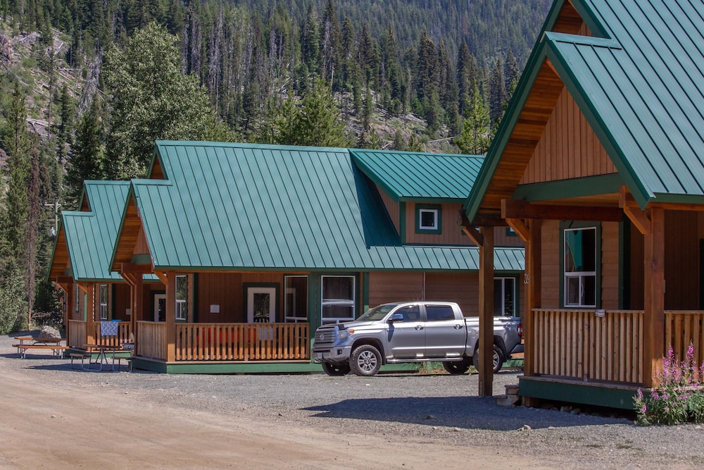 Premier Cabin, 2 Bedrooms, Fireplace photo 3