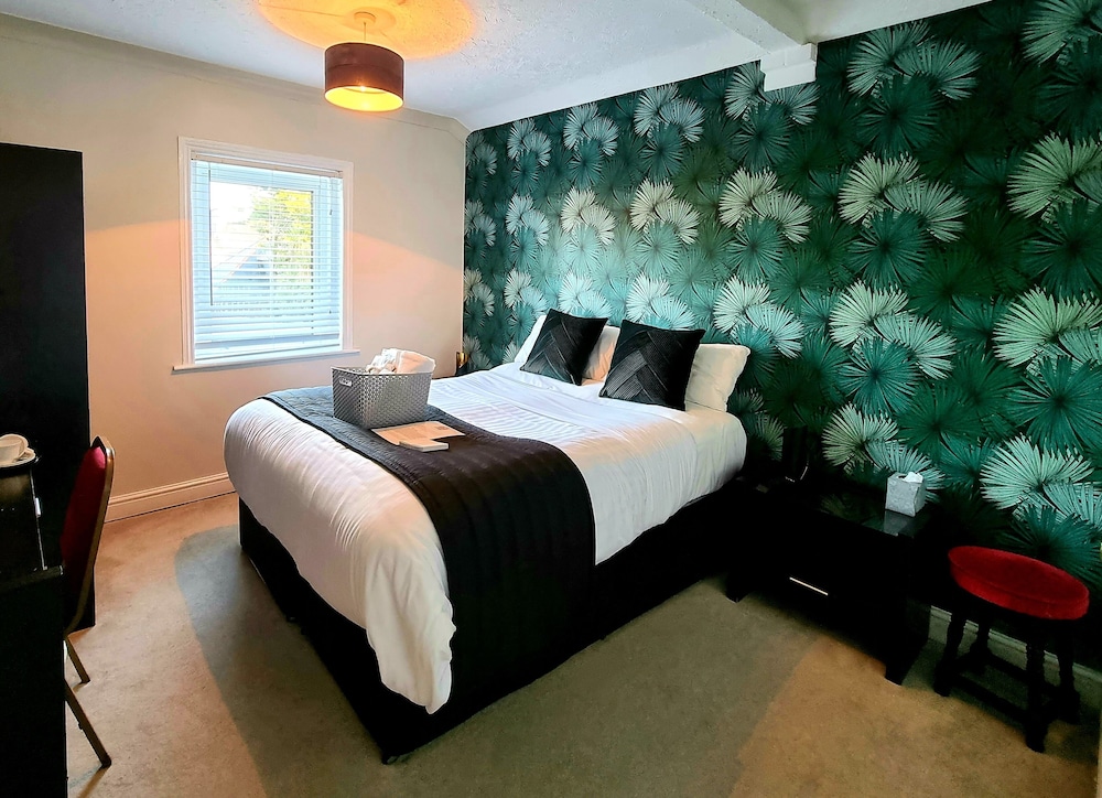 Double Room, Ensuite (The Corner Room) photo 1