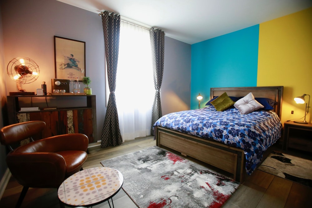 Design Room, 1 Queen Bed, Ensuite photo 1