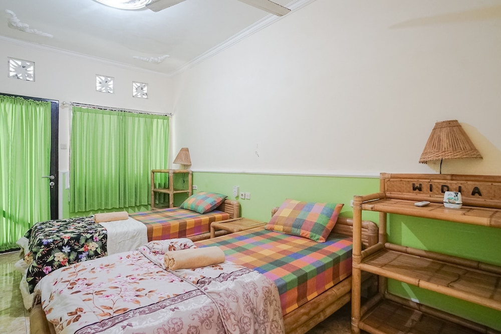 Twin Room - Photo 1