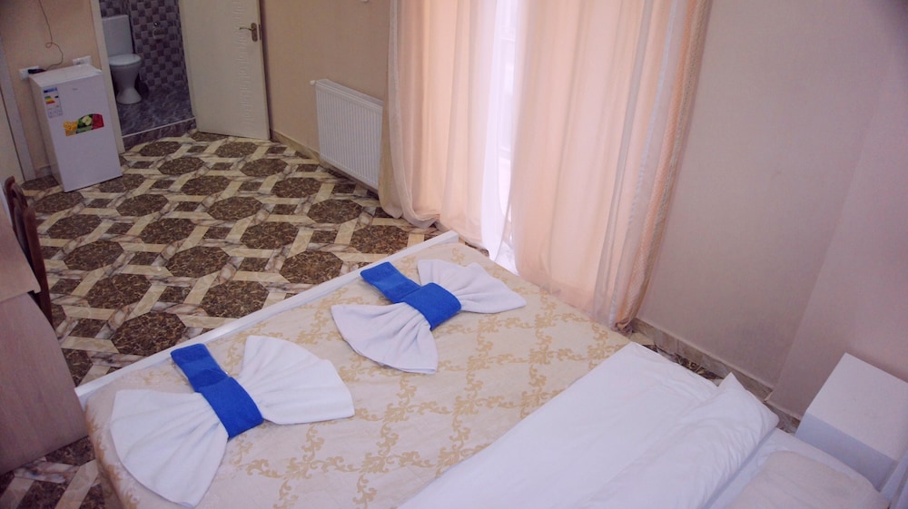 Standard Double Room, 1 Queen Bed, Non Smoking photo 2