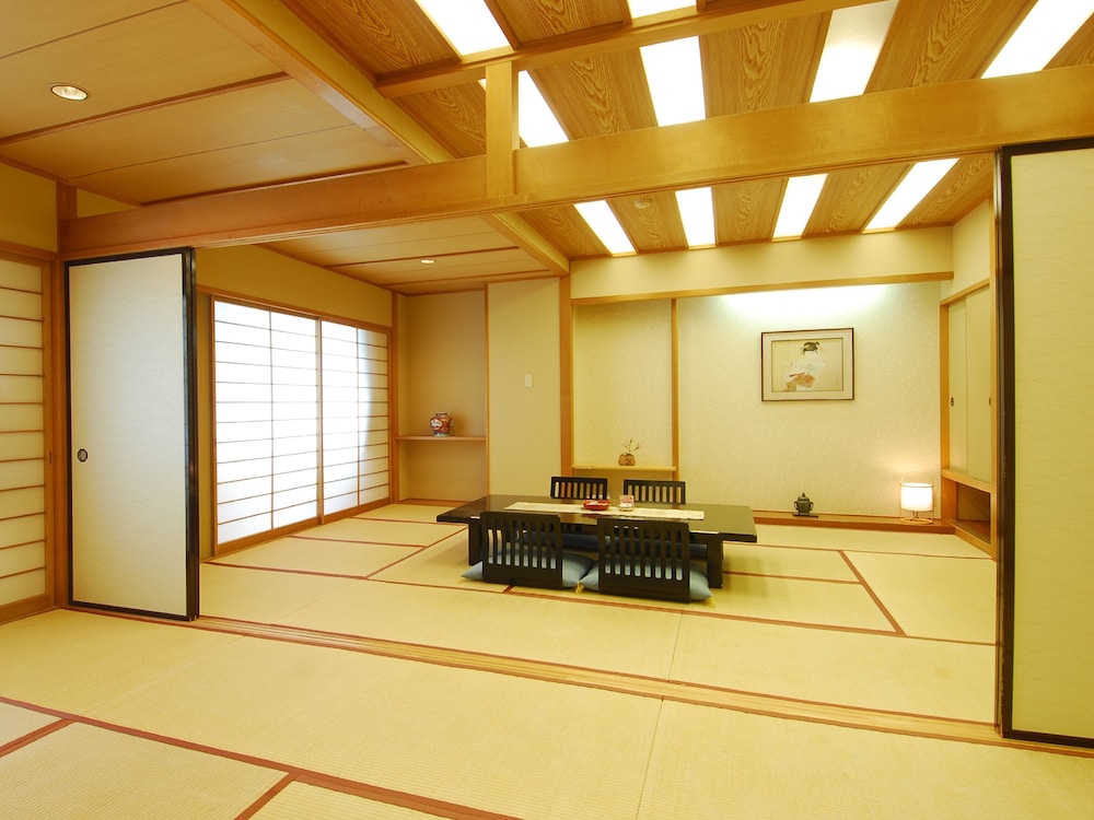Spacious Japanese Style Room, 50+sqm, Non Smoking photo 3