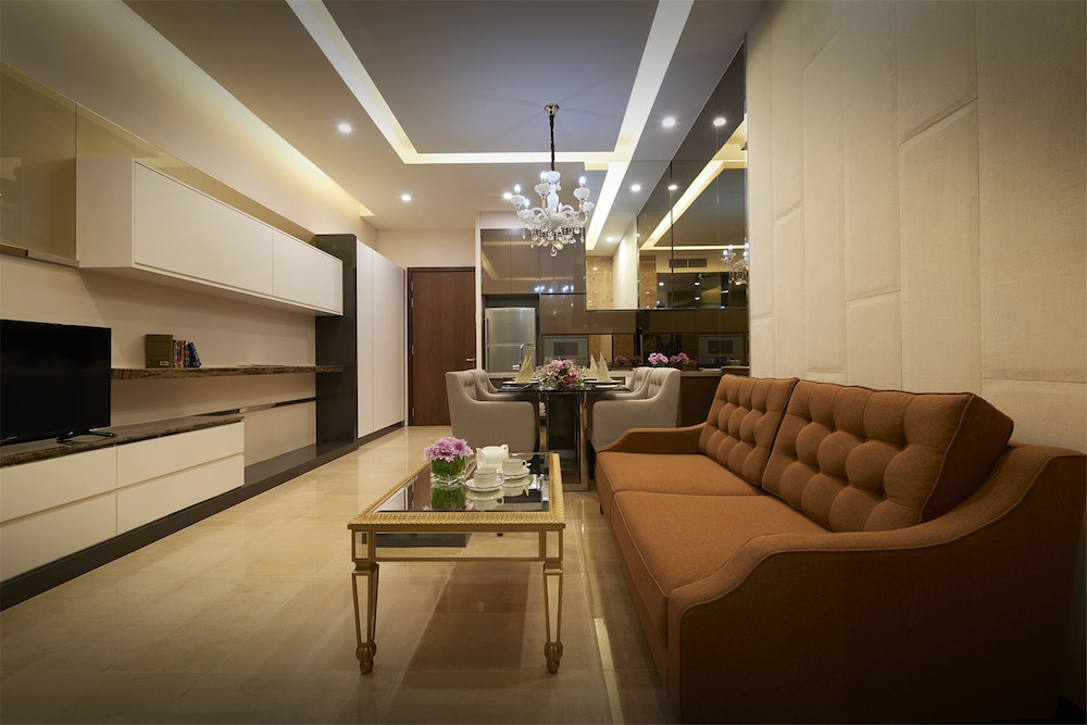 Studio Queen Room @ Residences photo 2