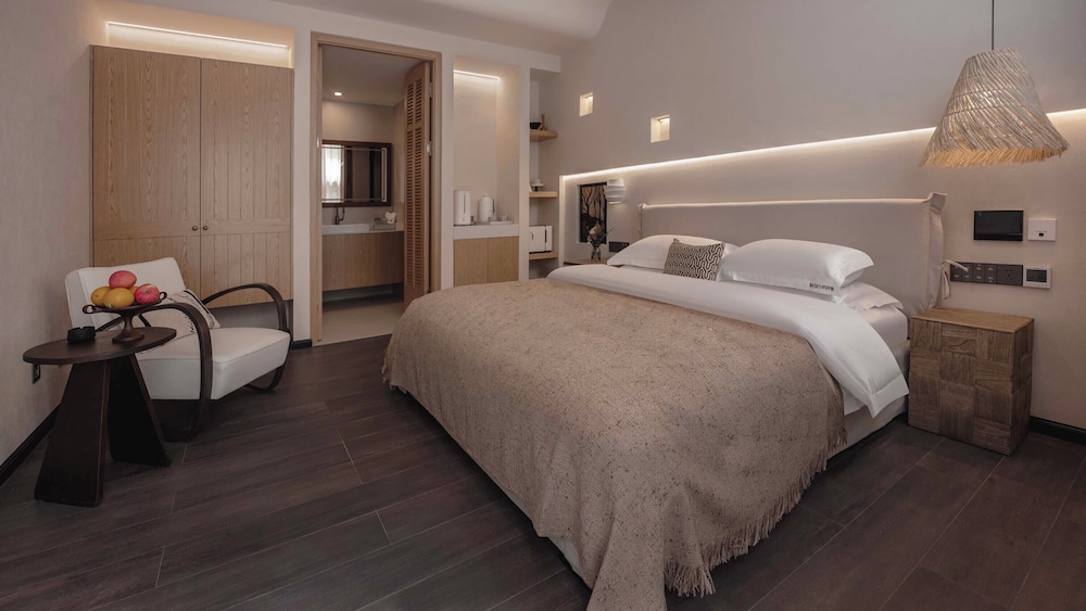 Classic Double Room, City View photo 1