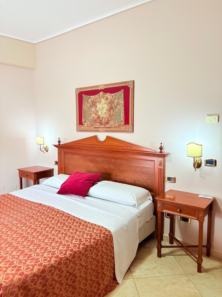 Economy Double Room photo 2