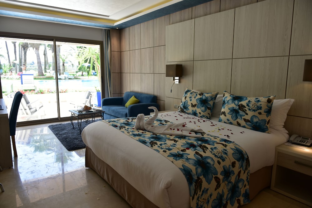 Junior Suite, Pool View