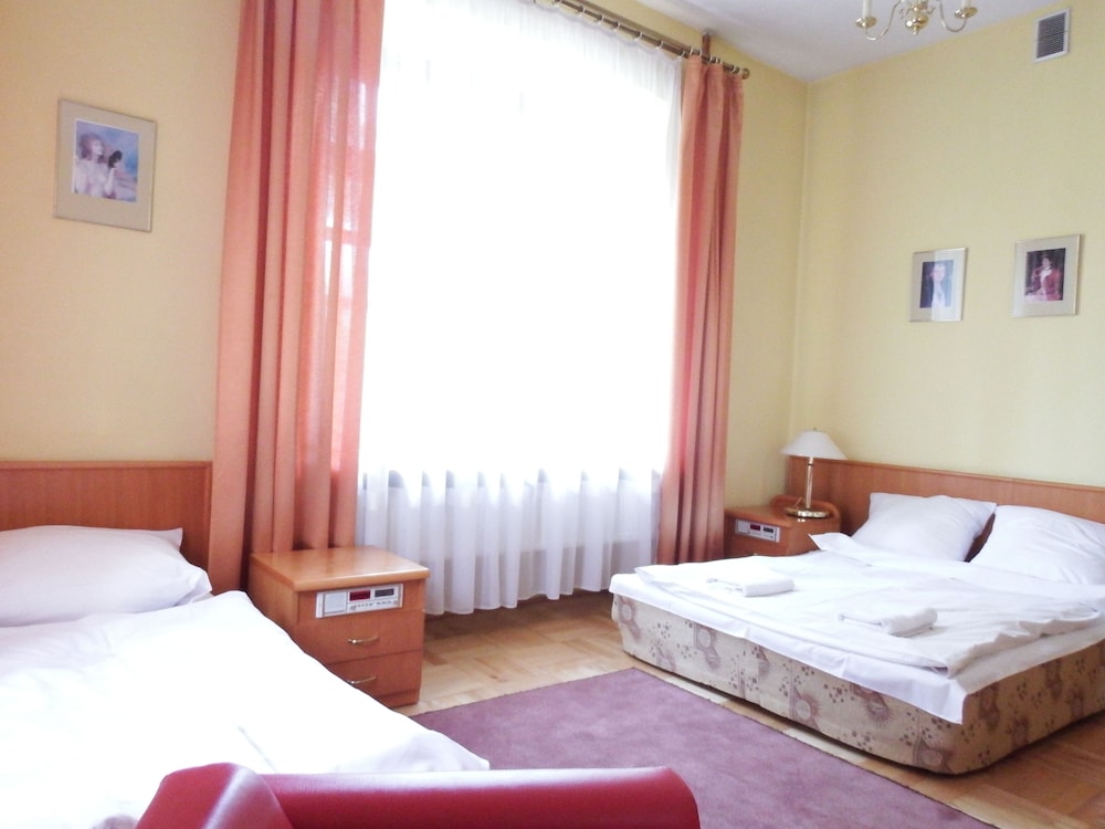 Standard Quadruple Room, Park View photo 1