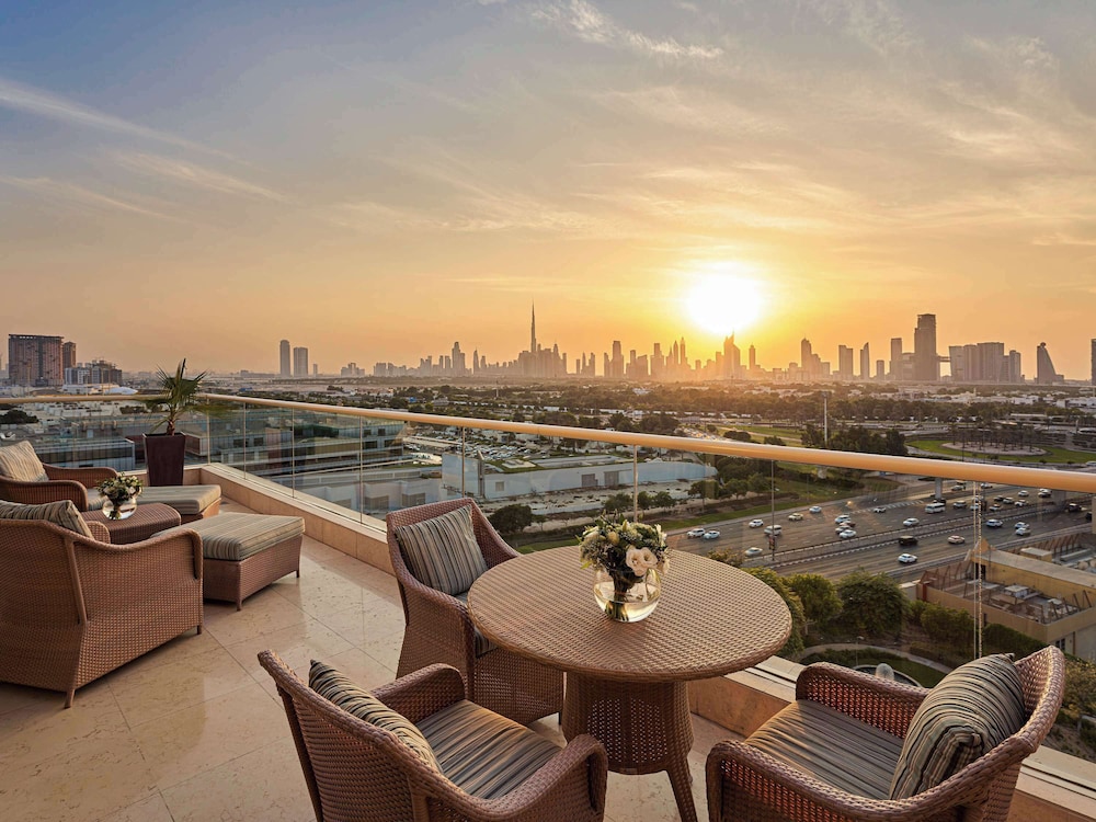 Suite (Diplomatic - Skyline View) - Photo 5
