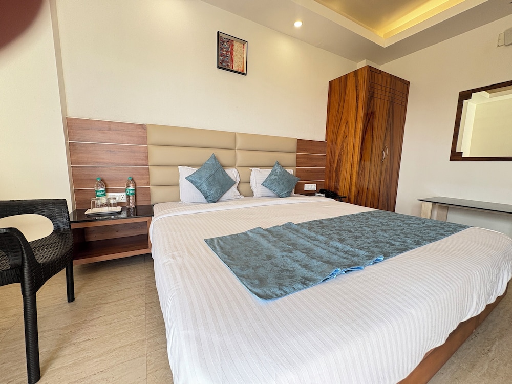 Deluxe Double Room, 1 King Bed, Sea View