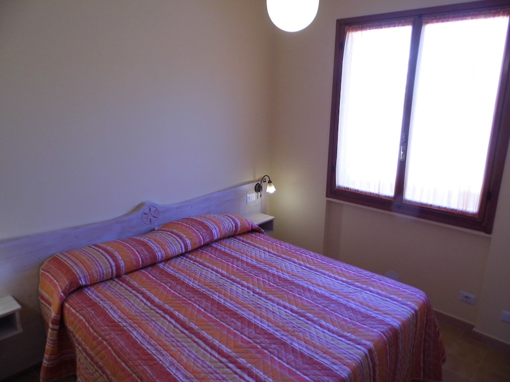 Standard Apartment, Balcony, Sea Facing photo 1