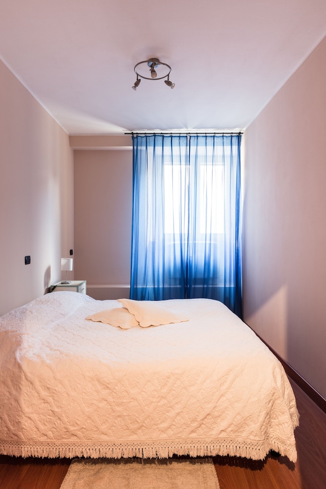 Basic Apartment, 2 Bedrooms, Patio, Ground Floor photo 3