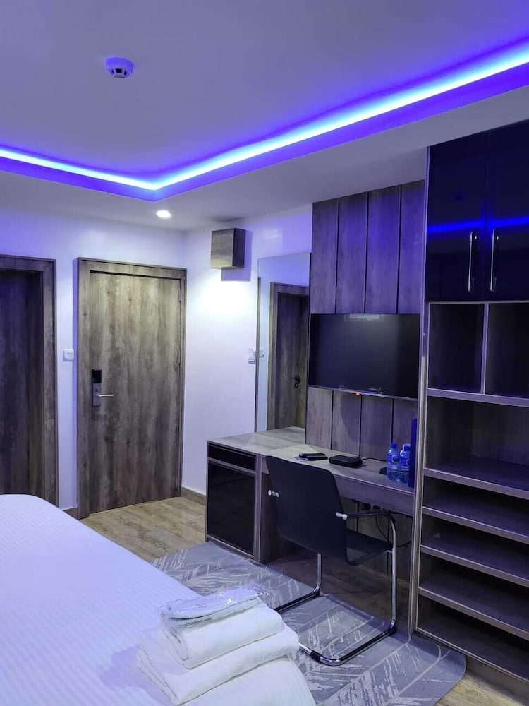 Luxury Suite photo 2