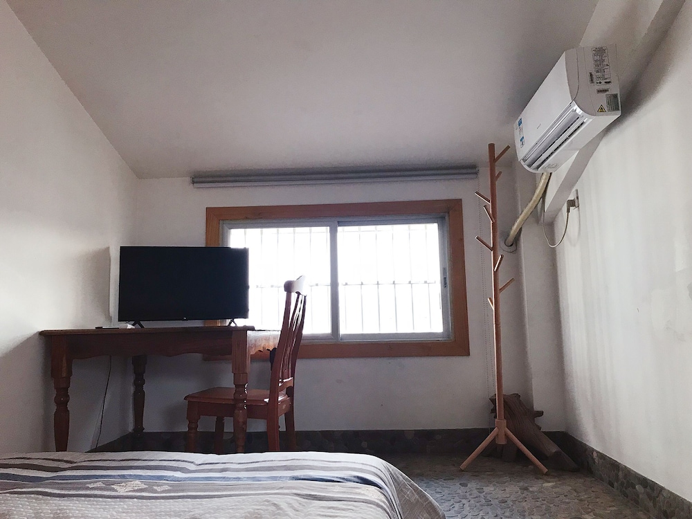 Comfort Loft, 1 Queen Bed, Non Smoking photo 3