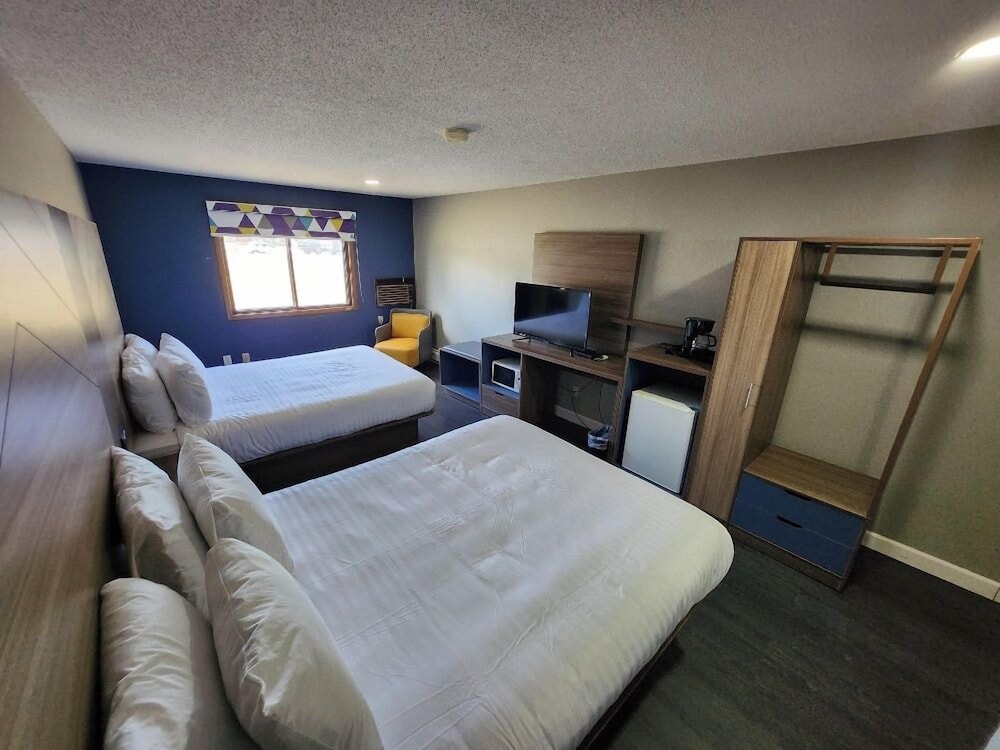 Room, 2 Queen Beds, Non Smoking - Photo 2