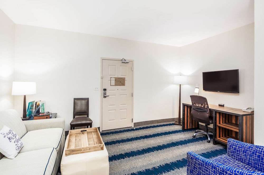 Suite, 2 Queen Beds, Accessible photo 3